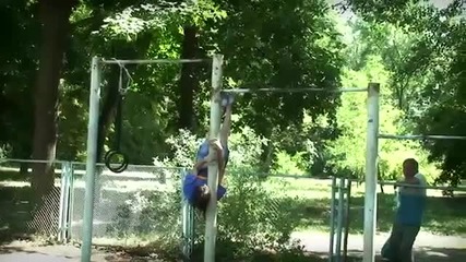 Момичета на лостове