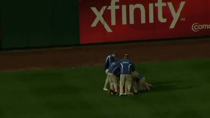 Matt Diaz takes down an idiot fan 