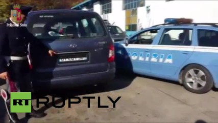 Italy: Police confiscate anti-speed camera car that BLINKS!