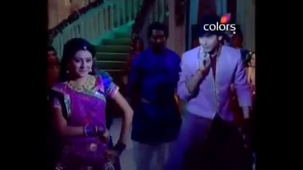 Джагдиш и Ананди танцуват в Ритъмът на мечтите