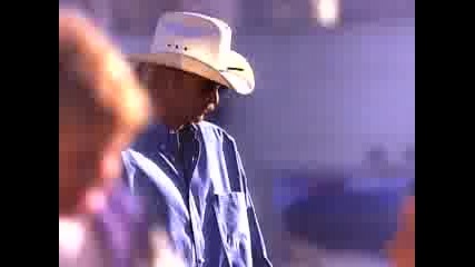 Alan Jackson - Livin On Love