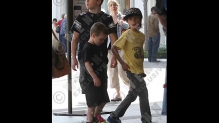 Brooklyn, Romeo and Cruz Beckham 