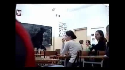 Смъртта в действие!