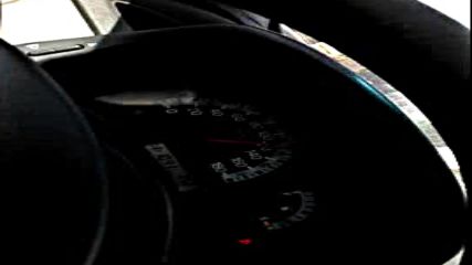 Автобус се движи с превишена скорост