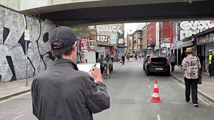 За трети пореден ден: Нова рисунка на Банкси се появи в Лондон (ВИДЕО+СНИМКА)