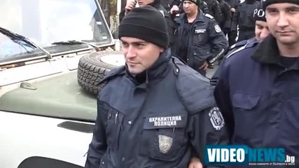 Култово видео: Студентите смениха Йовчев с полицай със значка