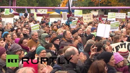 Germany: Pro-refugee protesters decry LaGeSo  processing policy in Berlin