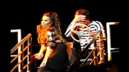 Деми пее удивително '' Hold Up '' - концерт в L.a. 23 септември