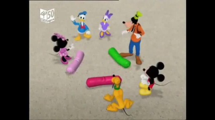 Анимационният сериал Приключения с Мики Маус, Лагеруването на Мики (част 1)