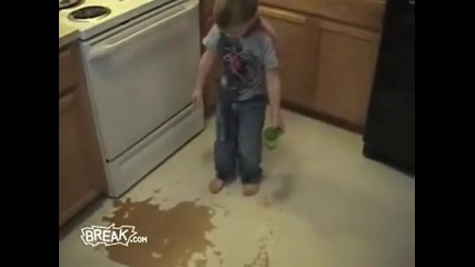 Little Boy Scared by Mentos & Coke Trick 
