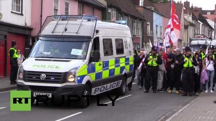 UK: EDL scuffle with anti-fascist protesters in Essex