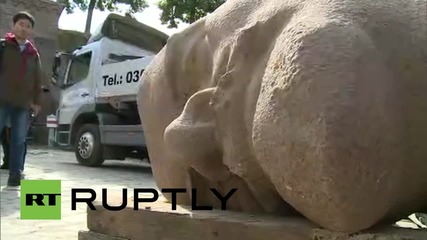 Германия: Глава от статуя на Ленин на изложба в Берлин
