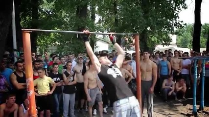 Яки момчета -уличен фитнес