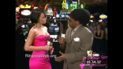 {red Carpet} Rihanna  Before The Mtv Awards