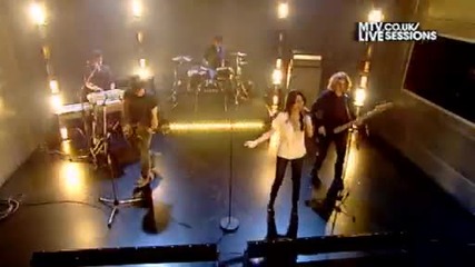 Tell Me Something I Don't Know (mtv Session) Live Session Video (mtv Uk)