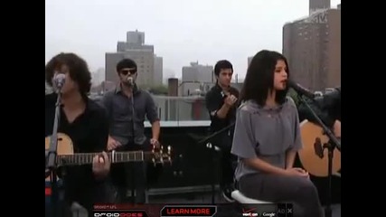Selena Gomez & the Scene - Round & Round (acoustics Version) on Mtv 