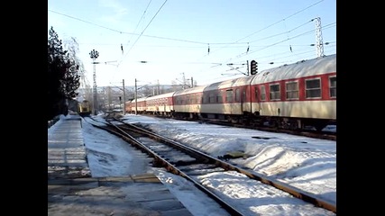 Бв 2613 с Локомотив 44 118 заминава от Шумен