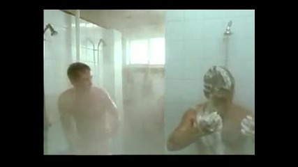 Най-голямата ебавка в банята !!!