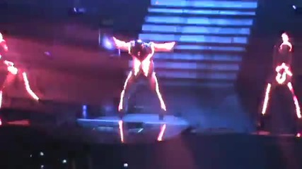 Крис Браун - Beautiful People (fame tour 2011)