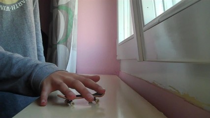 How to do a ollie - Tech Deck
