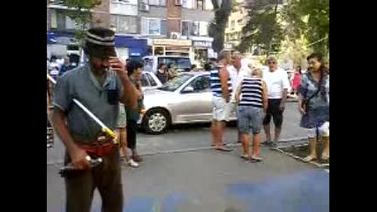 циганите откриват болерото във Бургас