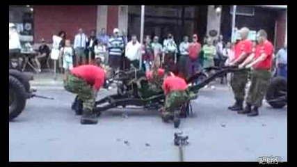 Войници Разглобиха и Зглобиха Джип за 4 Минути 