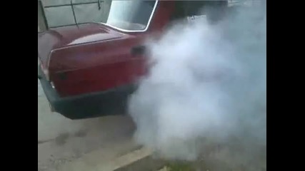 Москвич прави луд Burnout