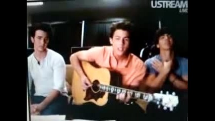 nick jonas пее Catch Me на Demi Lovato !! 