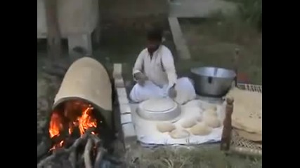 Индиец прави огромни палачинки