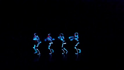 танц Amazing Tron Dance performed by Wrecking Orchestra [better Quality]