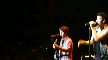 Jonas Brothers - Drive My Car (beatles Cover) - Live 
