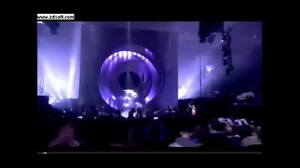 Miley Cyrus - Who owns my heart ( Mtv E M A 2010 ) 