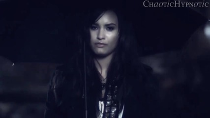 Demi & Selena: "miley, we miss you..."