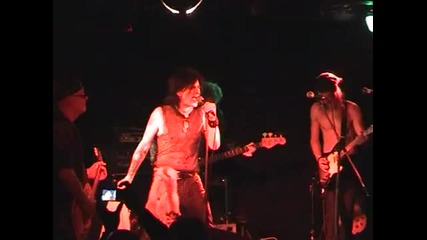 Heavy Metal Kids with Phil Lewis - The Cops Are Coming