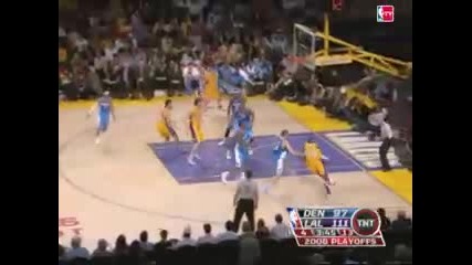 Kobe Bryant Scores 49 Points split2