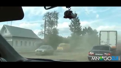 Как се чистят улици в Русия(много ефикасна техника)