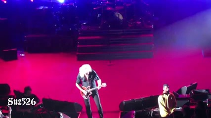 12 Queen (featuring Brian May) Guitar Solo - London(1 day) 7.11.12