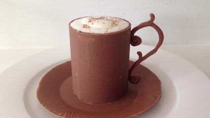 Как да си направите шоколадова чаша, пълна с шоколадов мус?