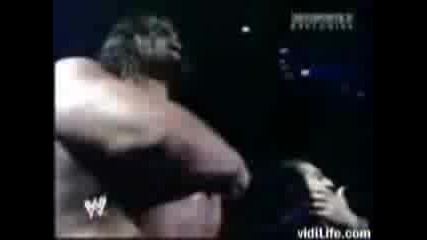 Undertaker Прави Задушаващо На Кали