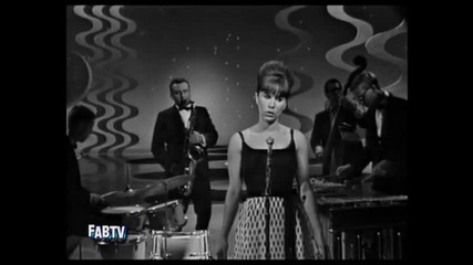 Astrud Gilberto and Stan Getz- The Girl From Ipanema - 1964