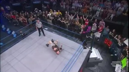 Diving Leg Drop - Jeff Hardy