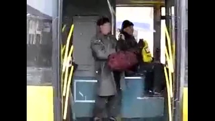 Руснак с оръжие в автобус