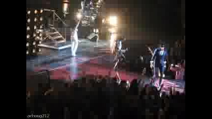 Mtv Vmas 2009 - Katy Perry - We Will Rock You