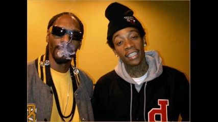 Малко наркоманска, но забавна песничка! Wiz Khalifa ft. Snoop Dogg - Young, Wild & Free (2011) 