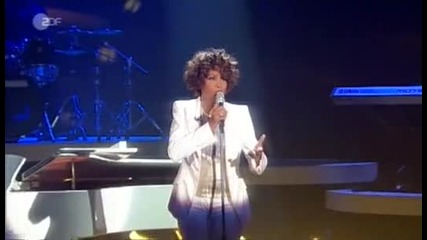 Whitney Houston - I Look To You (live) 