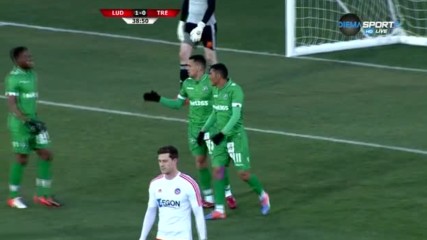 Страхотна тупалка на Пауло изведе Лудогорец напред