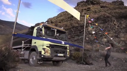 Хамстер управлява тежък камион в стръмна кариера, луд тест!