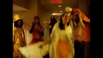 Кейти Пери - 24 year old egg. (Видео от блога й) 25.10.08