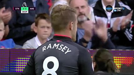 Стоук - Арсенал 0:0 /полувреме/
