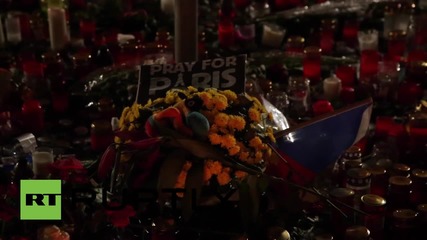 Czech Republic: Anti-govt. protesters pay respects to victims of Paris attacks
